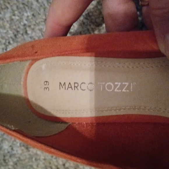 Shoes - Picture 2 of 4